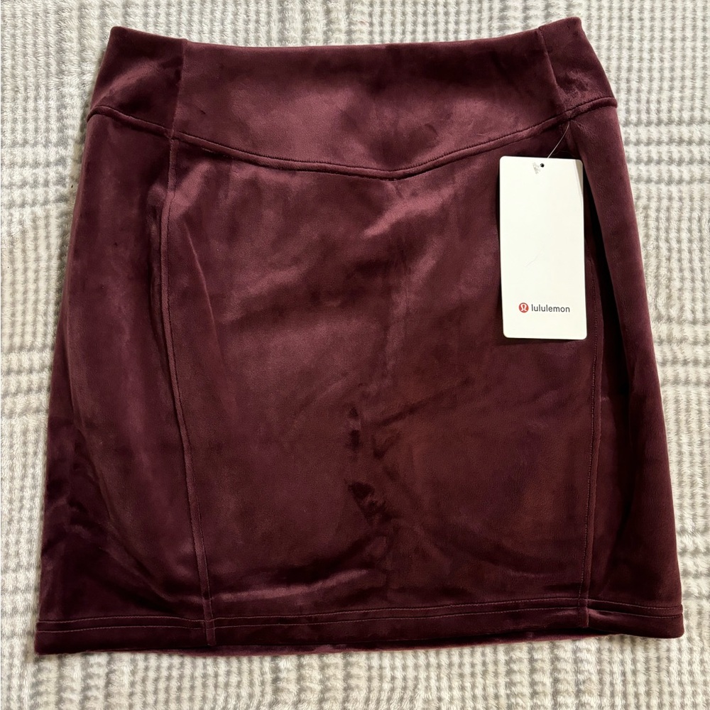 Lululemon Women's Burgundy Velvet Mini Skirt